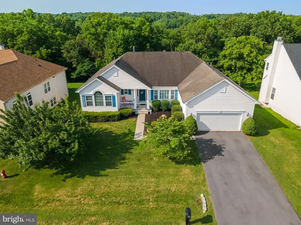 331 Hogan Dr, Martinsburg, WV 25405
