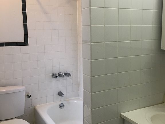 5th image of 14030 Beech Ave APT 004T