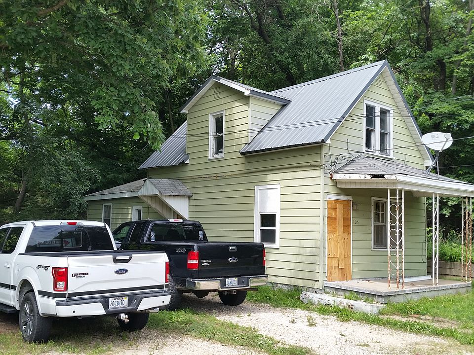 1st image of 105 NE Lake View Ave