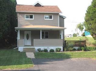2545 Grove St, Slatington, PA 18080