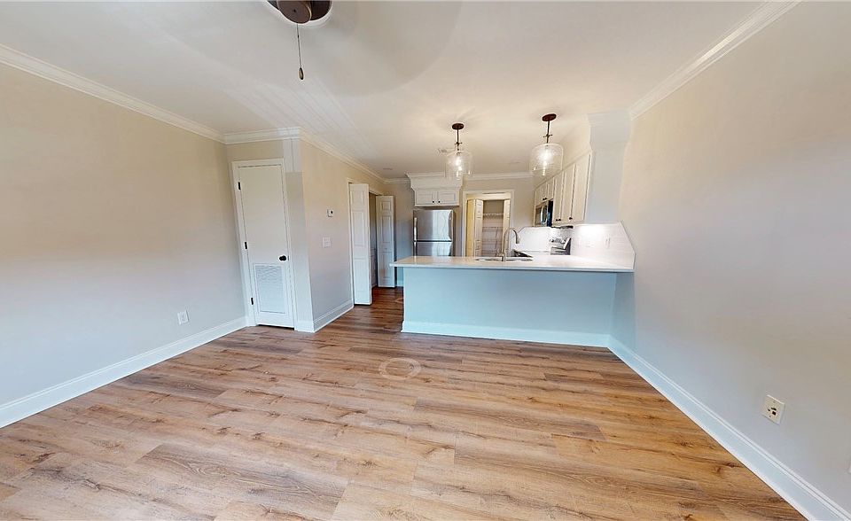 2nd image of 327 N Ross St #224