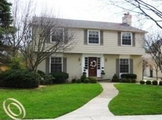 374 Tilbury Rd, Bloomfield Hills, MI 48301