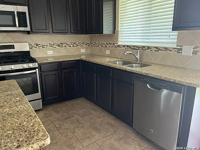 1871 Baron Dr — Photo 11