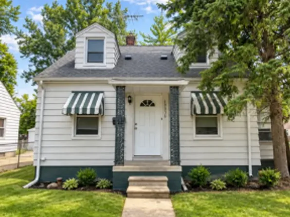 19358 Beaconsfield St, Harper Woods, MI 48225