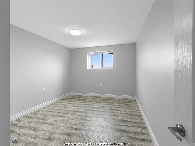 151 Lane St #LOWER — Photo 10