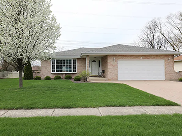 9 Honey Ln, New Lenox, IL 60451
