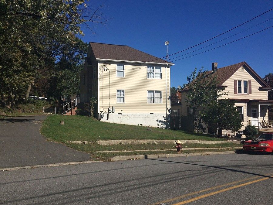 2nd image of 105 Tilt St