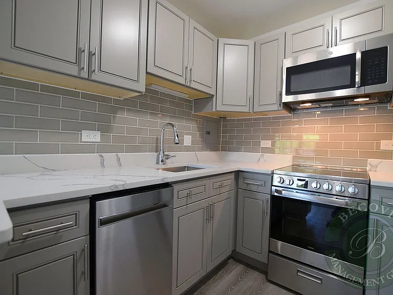 The Sheridan View — Photo 113