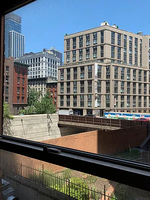 Rented by Compass | media 9