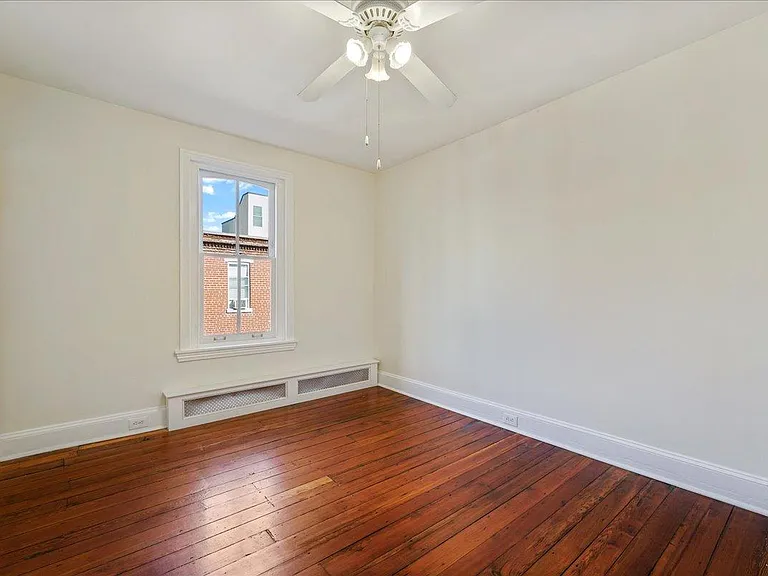2308 Madison Sq — Photo 16