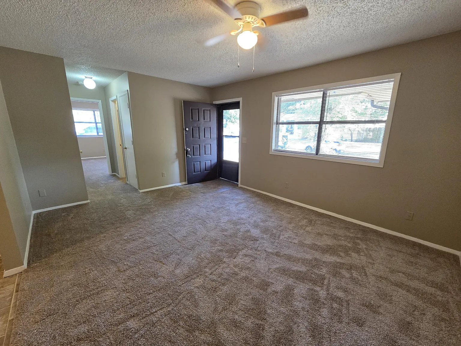 2 bed, 922 sqft, $795 — Photo 3