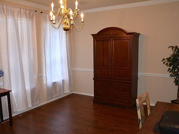 3rd image of 3008 Prairie Oak Blvd