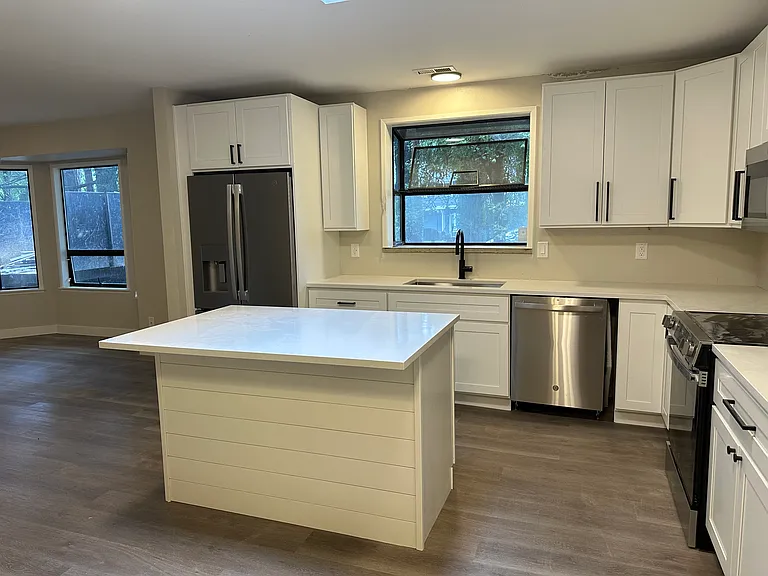 1223 Miller Ave NE — Photo 13