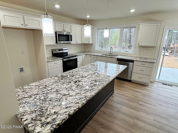 5th image of 3507 Leaf Ct