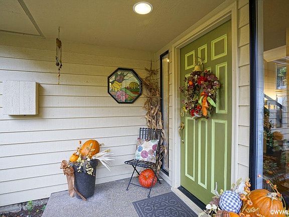 5th image of 1103 Cayuse Cir SE