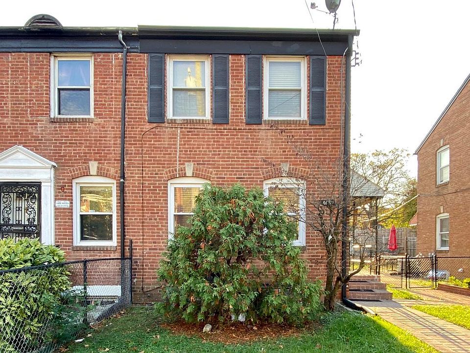 2nd image of 6020 Eastern Ave NE