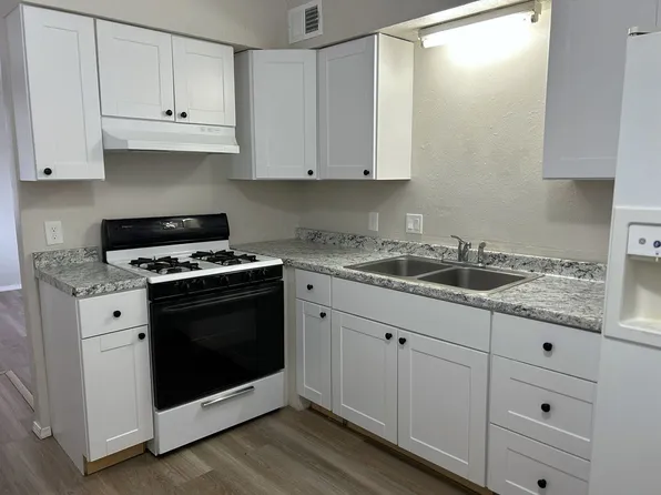 940 Chelwood Park, 940 Chelwood Park Blvd NE APT 3, Albuquerque, NM 87112