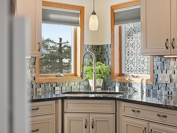 3rd image of 2610 Green Ridge Drive