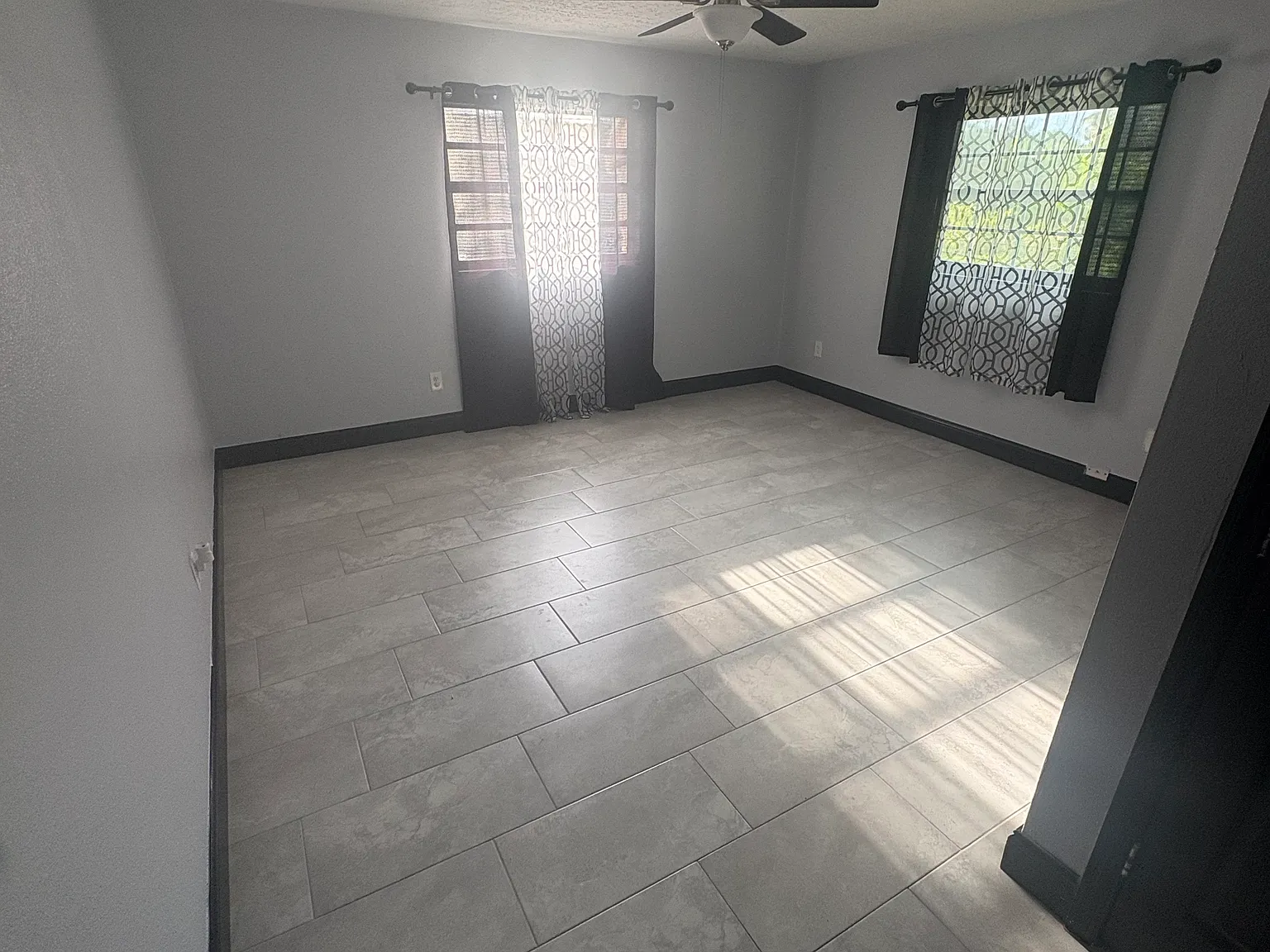 3 bed, 1300 sqft, $2,500 — Photo 1