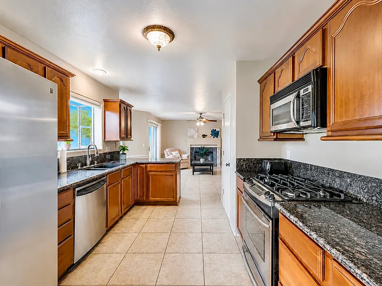 8724 Wintry Garden Ave — Photo 11