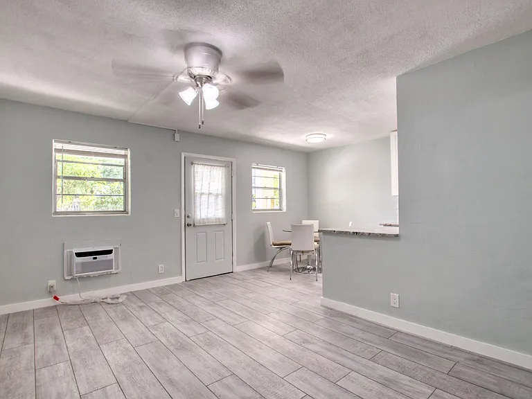 612 2nd Ave S #3 — Photo 9
