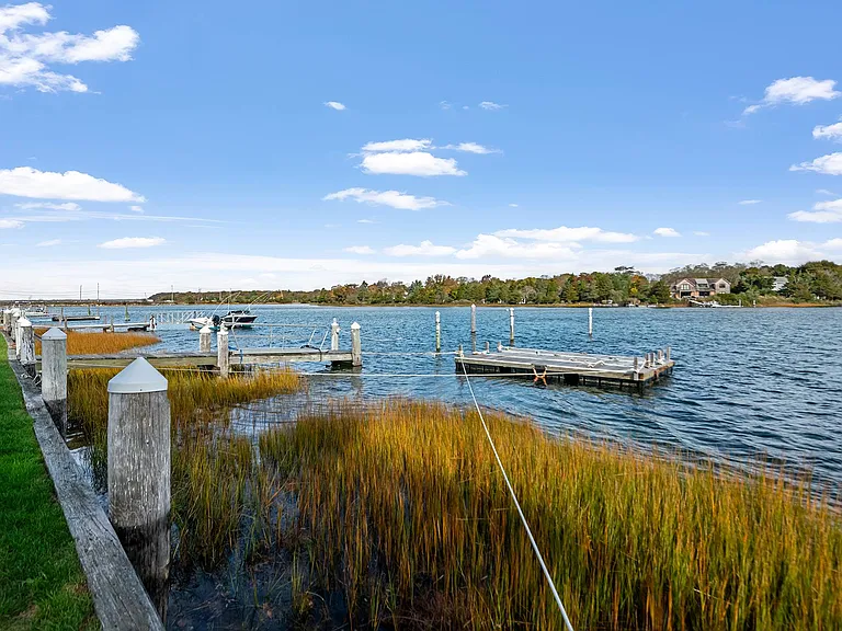 31 Harbor Dr — Photo 22