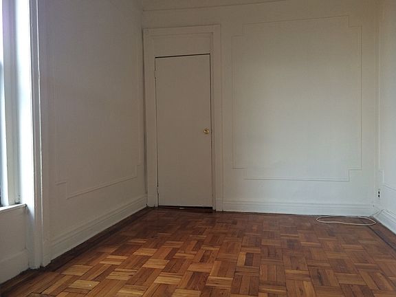 4th image of 1047 Bedford Ave APT 1C