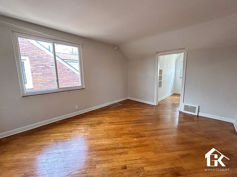 18461 Washburn Ave — Photo 3