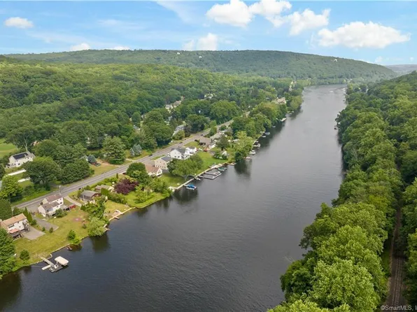 451 Roosevelt Drive, Oxford, CT 06478