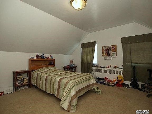 3rd image of 54 Sycamore Ln