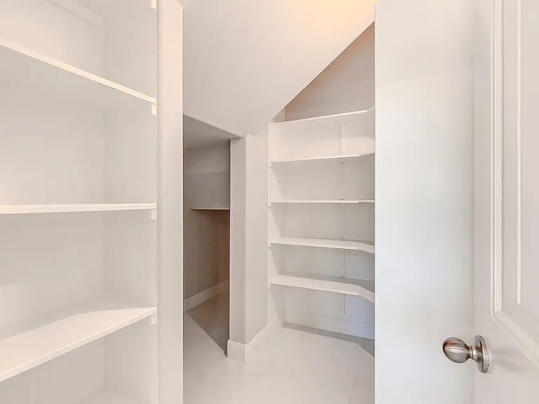 5520 La Canada Way — Photo 19