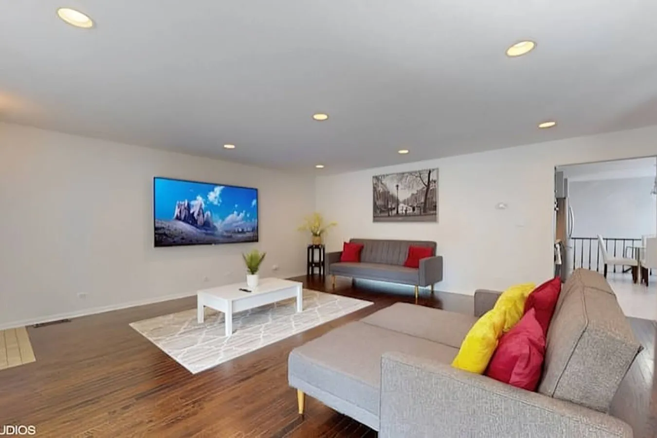 4 bed, 2250 sqft, $10,900 — Photo 2