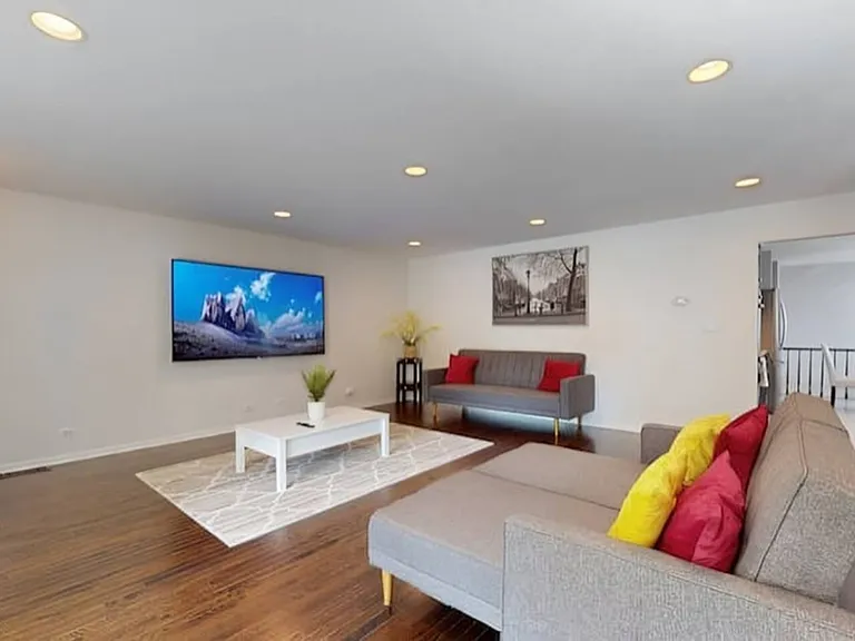 273 W Kimbell Ave — Photo 2