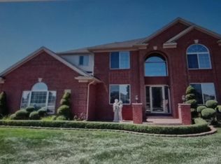 51381 Mauro Ln, Macomb, MI 48042