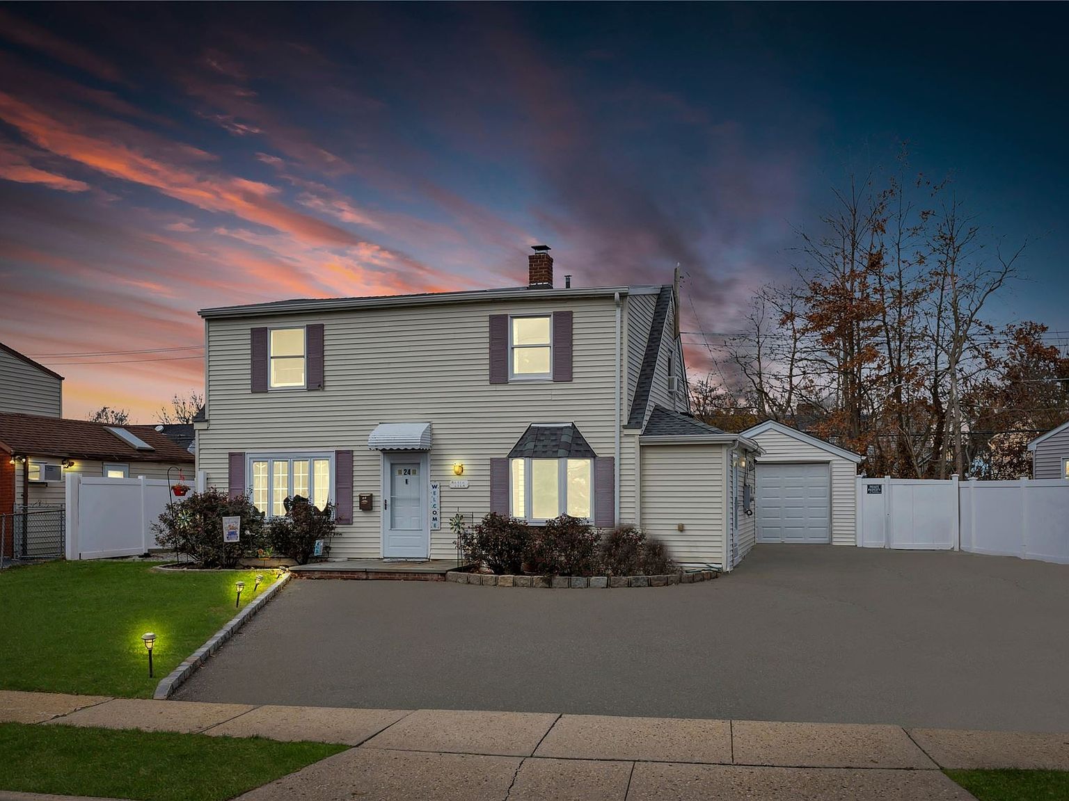 24 Carnation Road, Levittown, NY 11756 Zillow