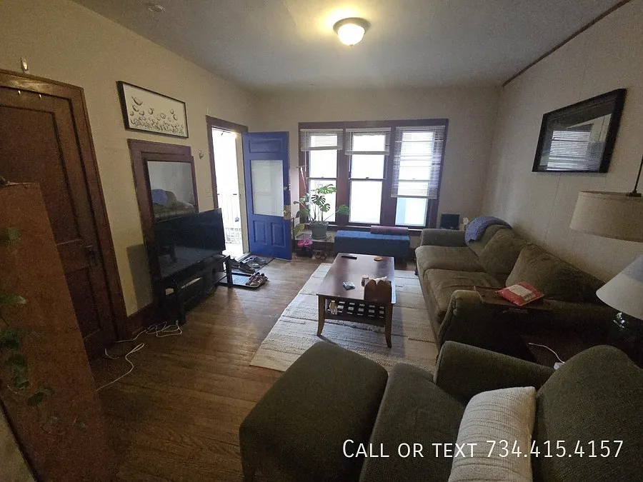 906 Packard St Apt #2 — Photo 4