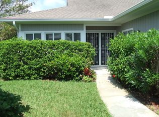 595 E Pointe Ct SW, Vero Beach, FL 32962