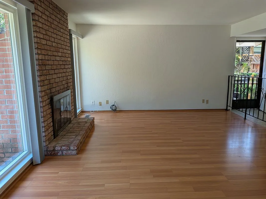 2 bed, 2.0 bath, 1078 sqft, $3,795 — Photo 3