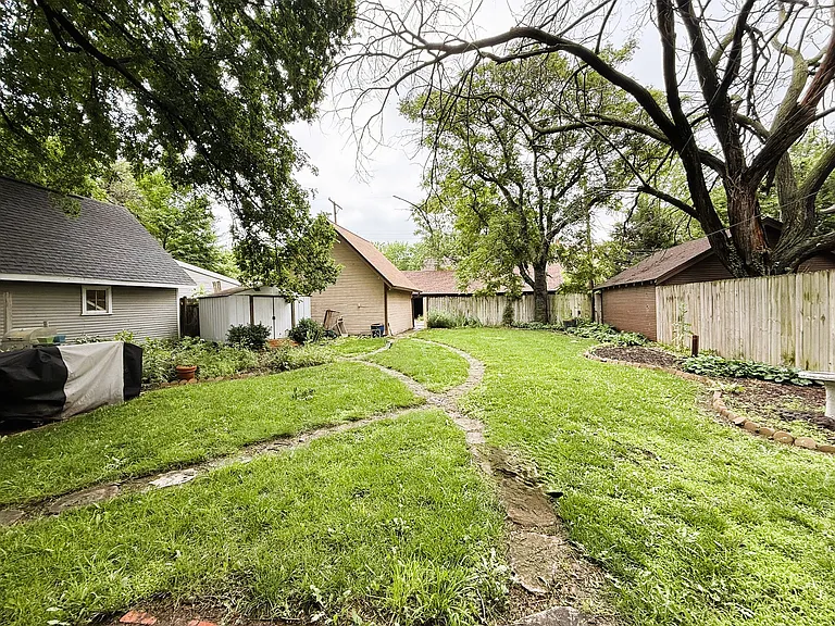 708 N Porter Ave — Photo 12