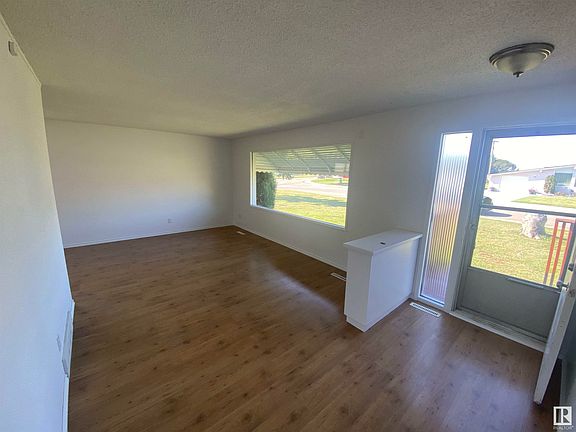 4th image of 4605 52a St