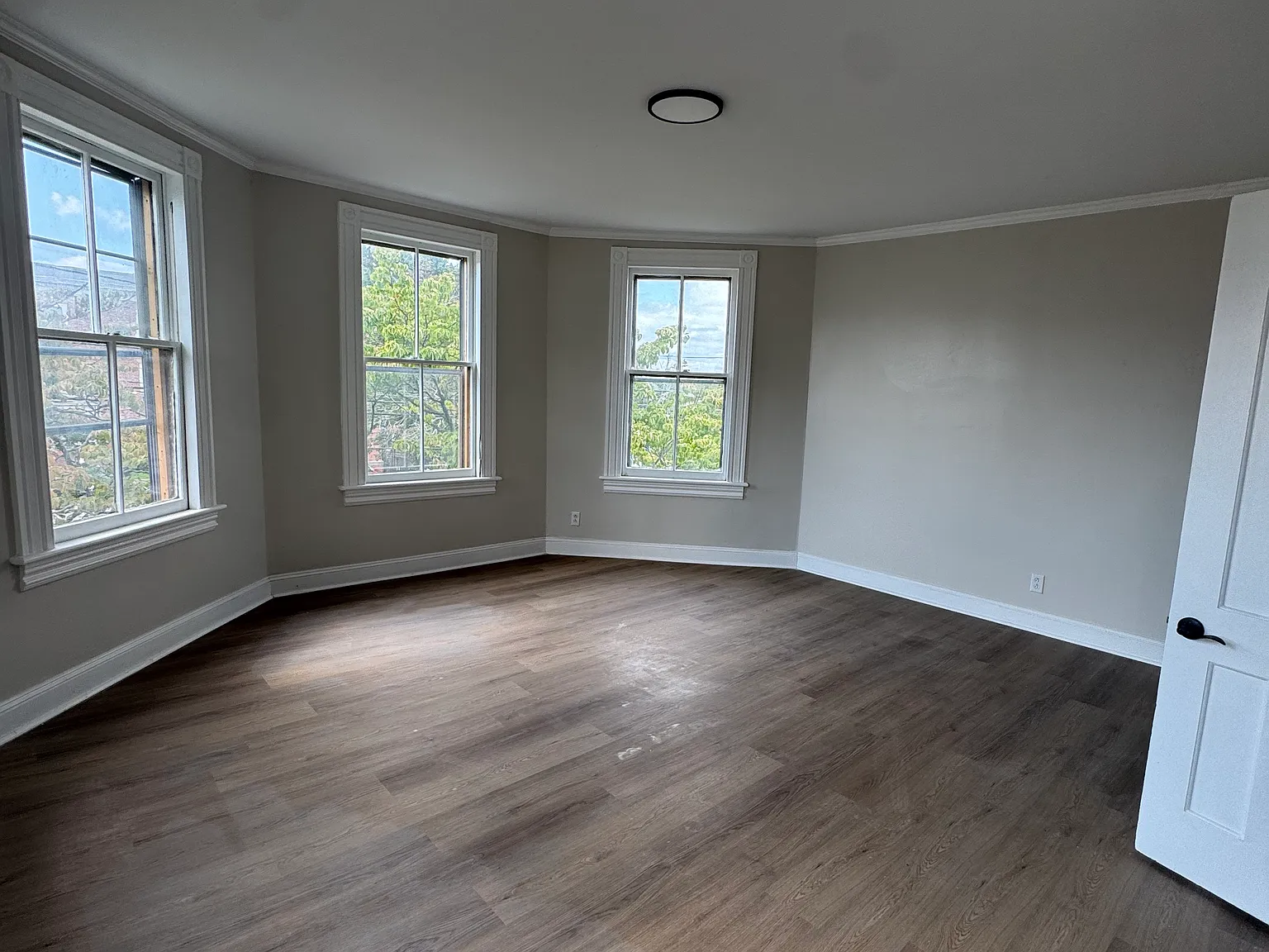 3 bed, 1250 sqft, $2,499 — Photo 3