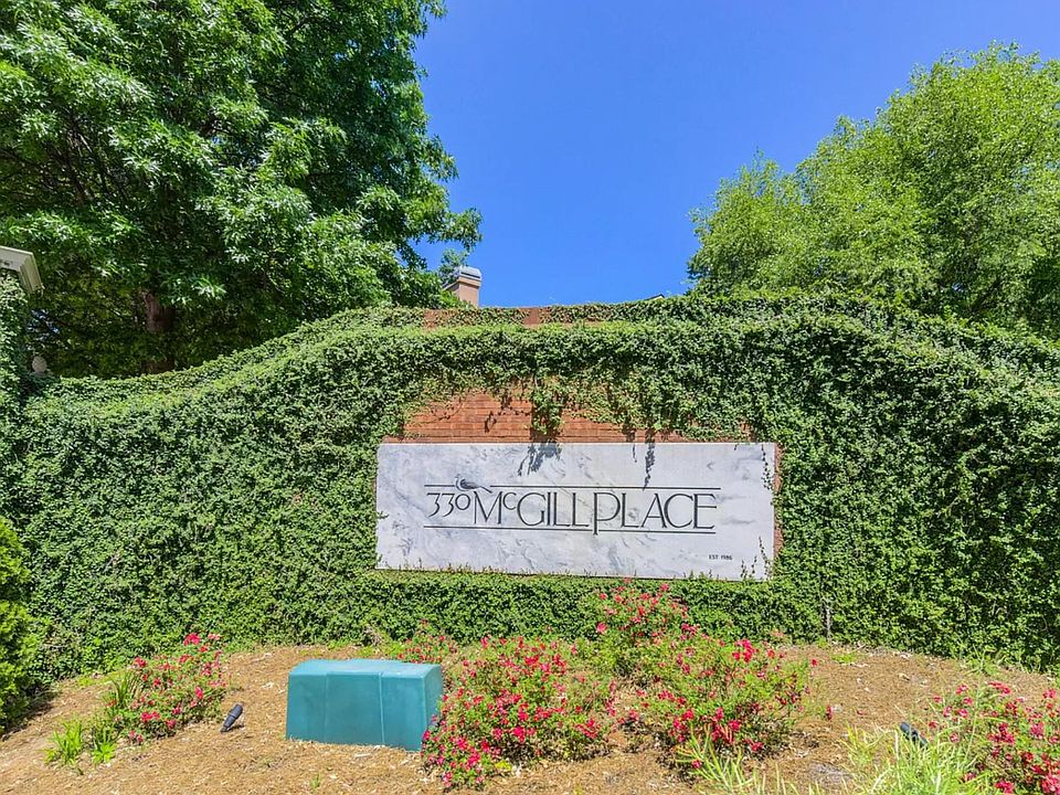 Community entrance right on Ralph McGill.