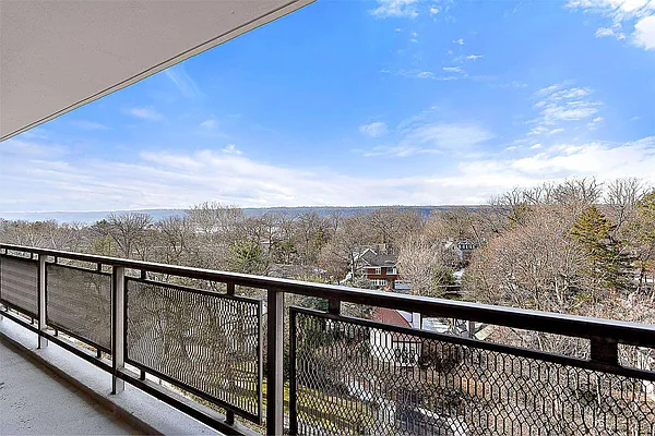 Sold by Exclusive Properties Sotheby's International Realty | media 20