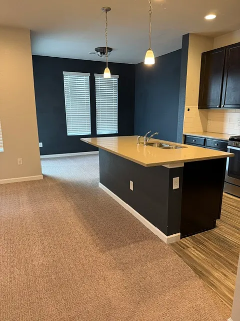 3 bed, 2.5 bath, 1847 sqft, $3,395 — Photo 3