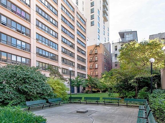 5th image of 301 Cathedral Pkwy APT 3F