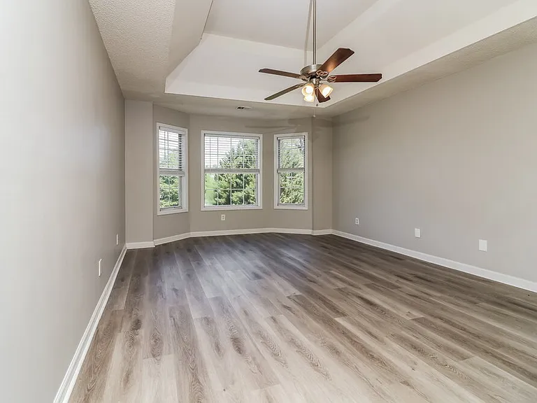 2249 June Ct SW — Photo 13