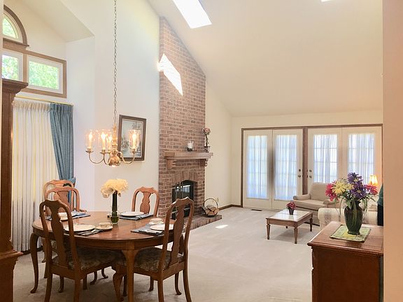 2nd image of 1309 Fairfield Ct #L