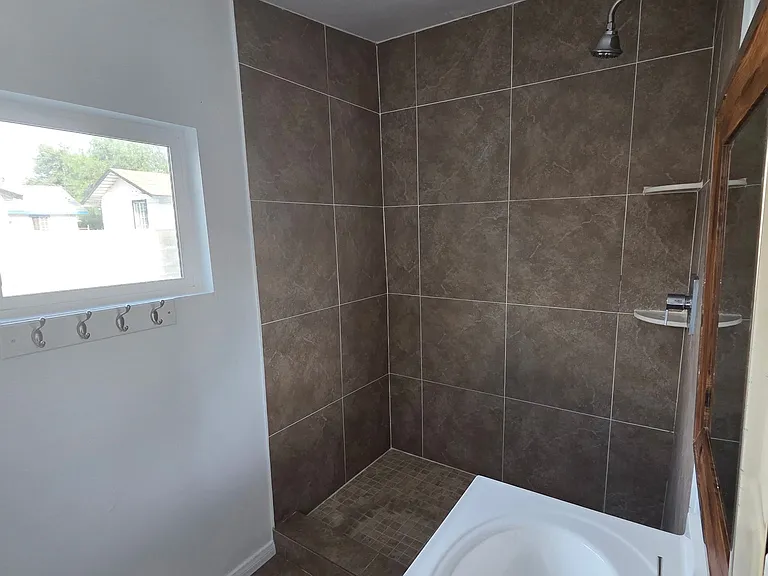 557 W Oldfield St — Photo 15