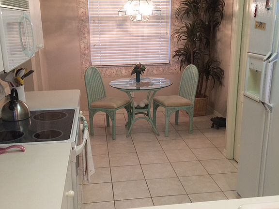 5th image of 9500 Highland Woods Blvd #204