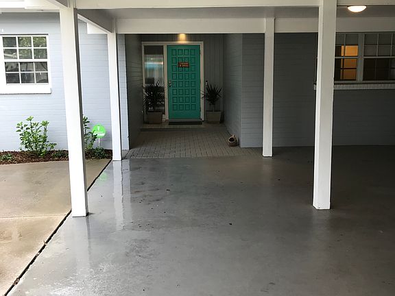 3rd image of 10615 Carrollwood Dr